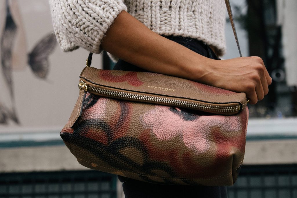 Teenage Girl Finds Mom’s Debit Card, Spends $64,000 on Mobile Games